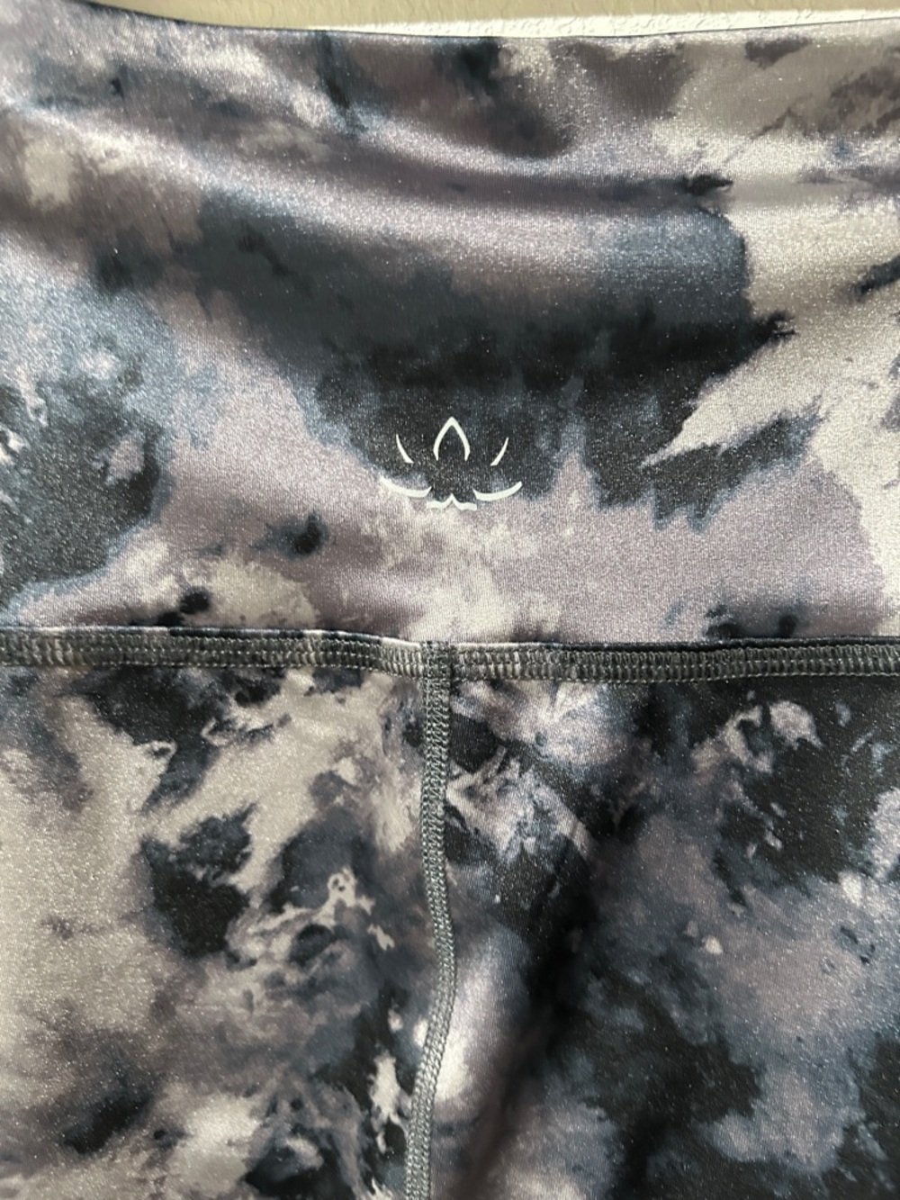 Beyond Yoga Luxe High Waisted Gray Cosmic Midi Legging - Picture 6 of 6